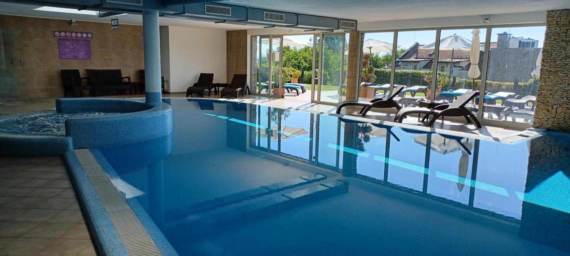 Echo Residence All Suite Hotel Тихань Экстерьер фото