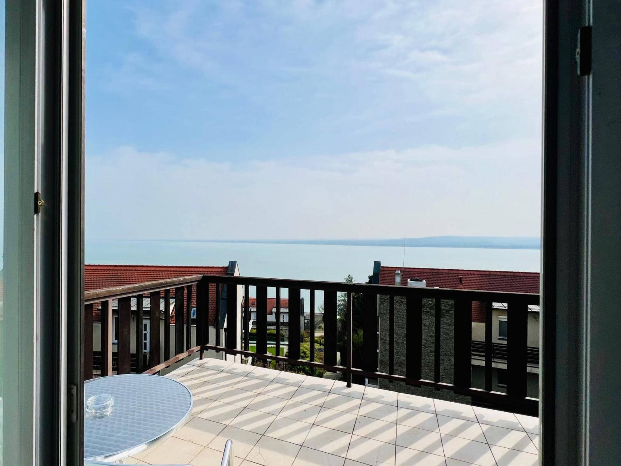 Echo Residence All Suite Hotel Тихань Экстерьер фото