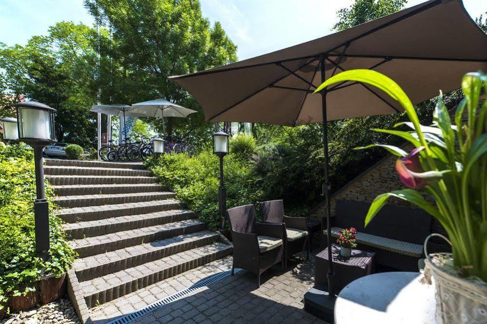 Echo Residence All Suite Hotel Тихань Экстерьер фото