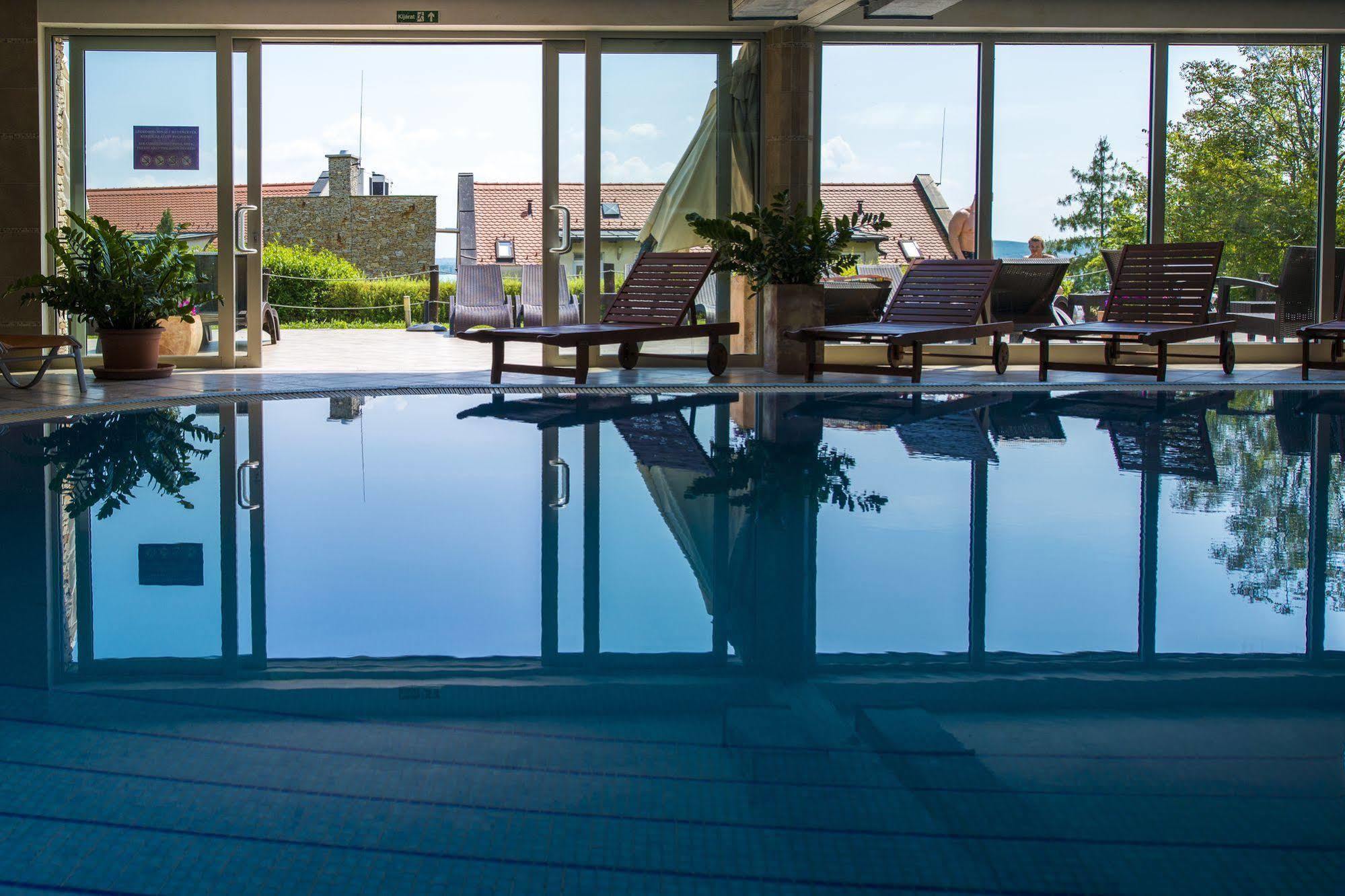 Echo Residence All Suite Hotel Тихань Экстерьер фото